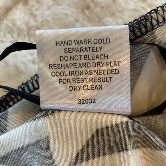 Romeo & Juliet Aztec print maxi skirt. Size Medium. - Picture 11 of 11